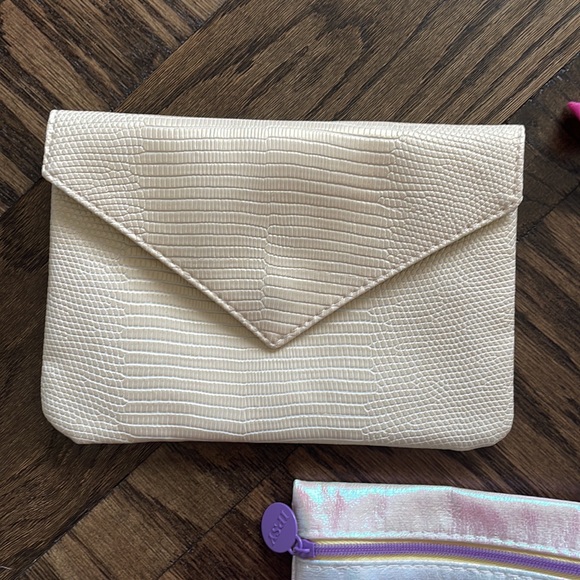 Lot of five make up bags! - Picture 2 of 15